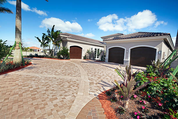 Best Decorative Driveway Pavers  in Diamondhead, MS
